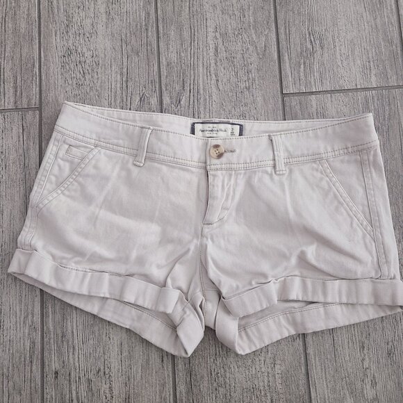 Abercrombie & Fitch Pants - Abercrombie & Fitch women's khaki shorts size 2